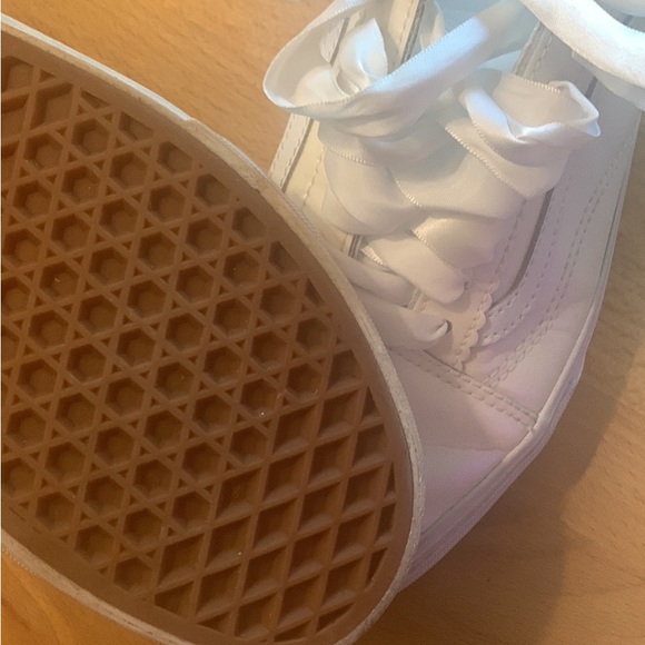 Opalescent White Vans - Picture 2 of 4